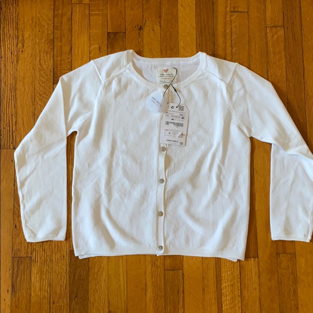 Zara’s Girls New with tags knit sweater - Size 8